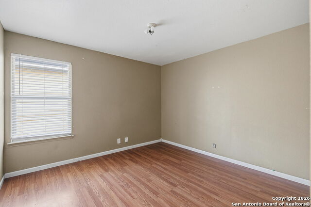 Image 17 of 21 For 5519 Red Cyn