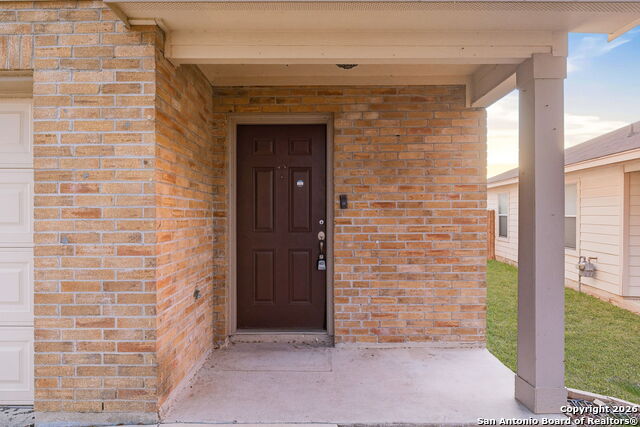 Image 4 of 21 For 5519 Red Cyn