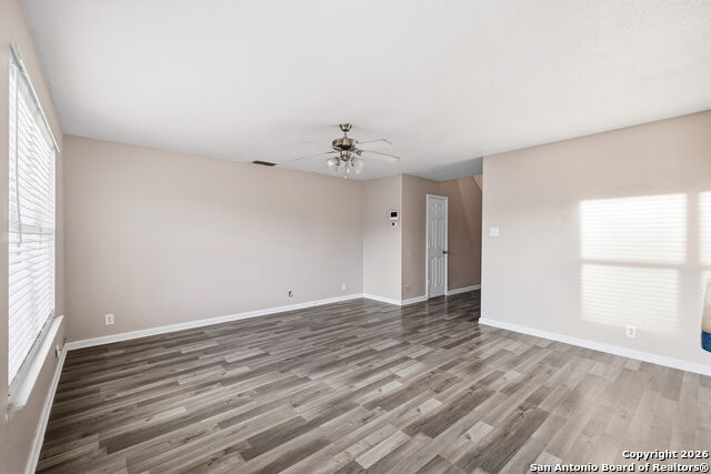 Image 8 of 21 For 5519 Red Cyn