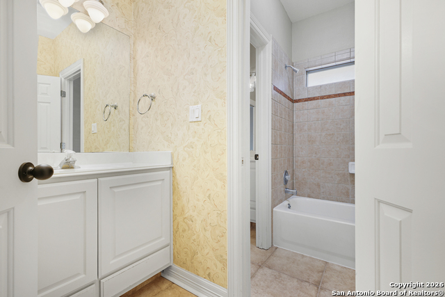 Image 31 of 49 For 18 Champion  