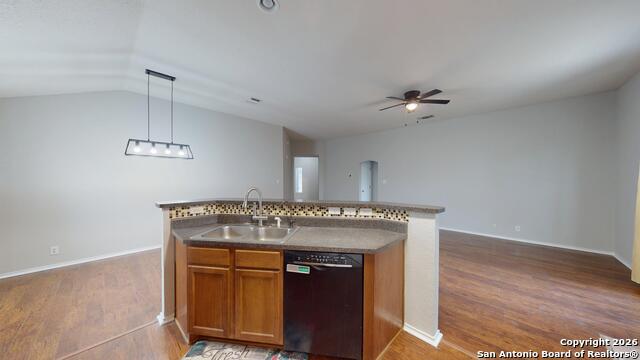 Image 10 of 34 For 8010 Seminario