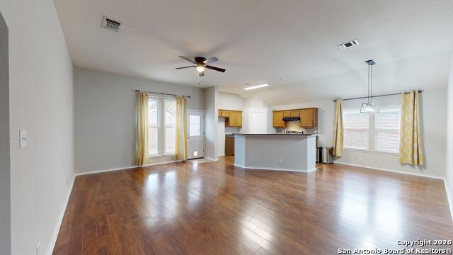 Image 4 of 34 For 8010 Seminario