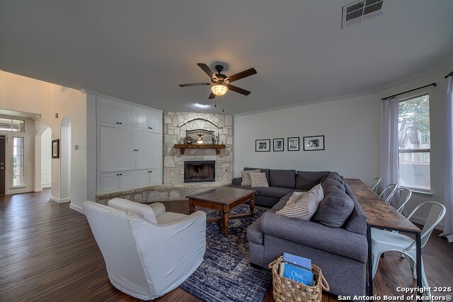 Image 12 of 35 For 19442 Mill Oak