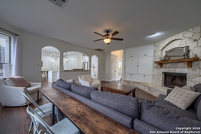 Image 13 of 35 For 19442 Mill Oak