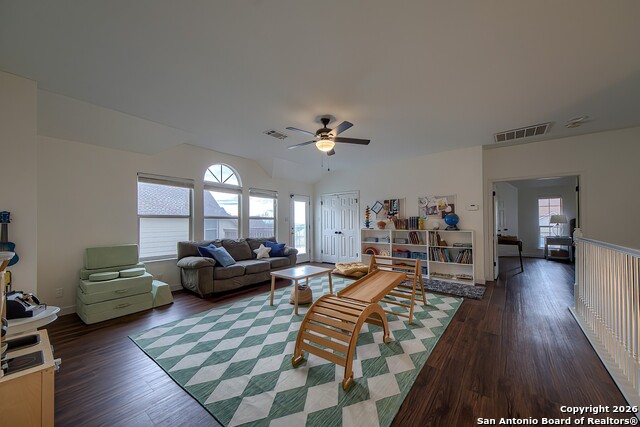 Image 19 of 35 For 19442 Mill Oak