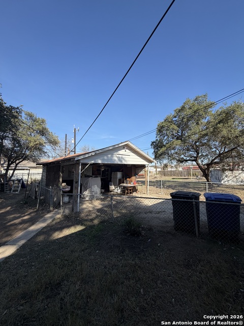 Image 18 of 21 For 917 San Francisco