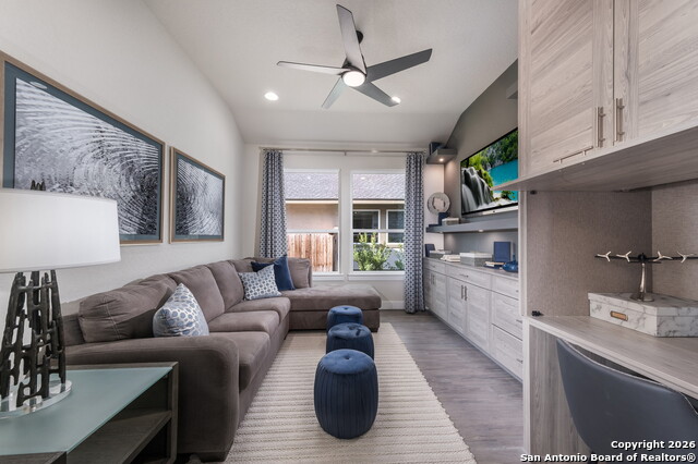 Image 4 of 21 For 379 Borchers Blvd