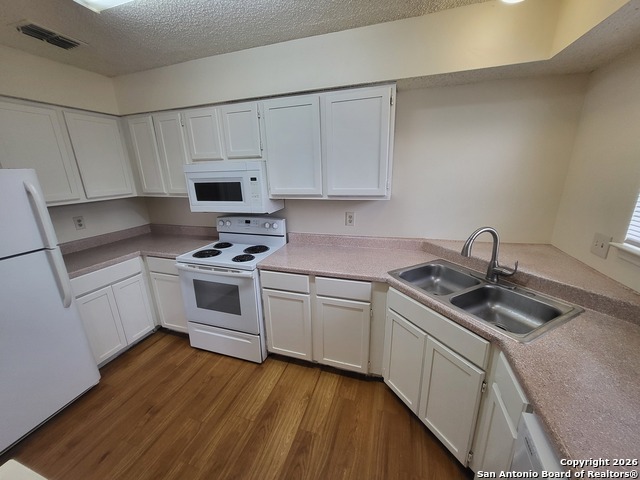 Image 5 of 9 For 6316 Cambridge Dr  3