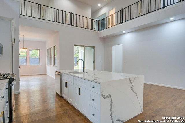 Image 11 of 48 For 17 Liser Glen