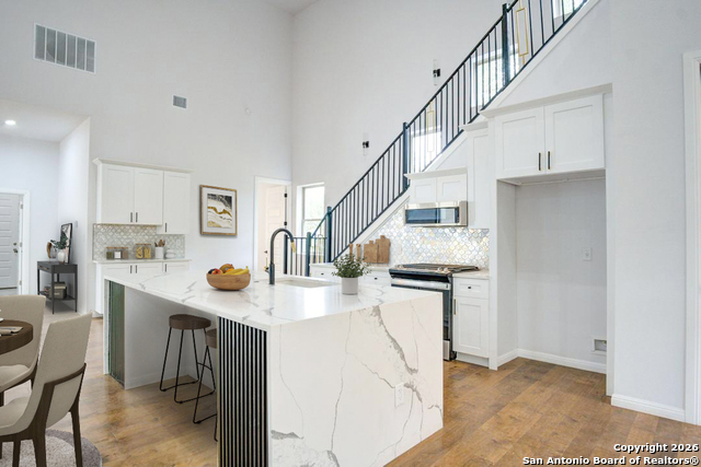 Image 13 of 48 For 17 Liser Glen