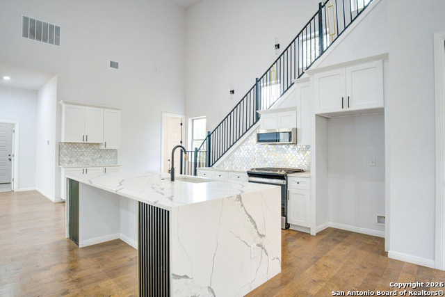 Image 14 of 48 For 17 Liser Glen