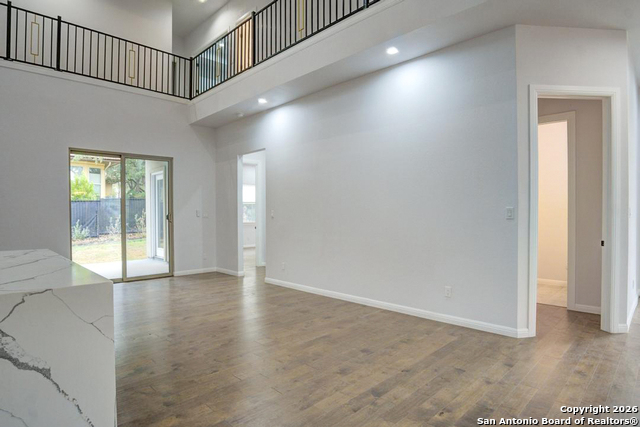 Image 17 of 48 For 17 Liser Glen