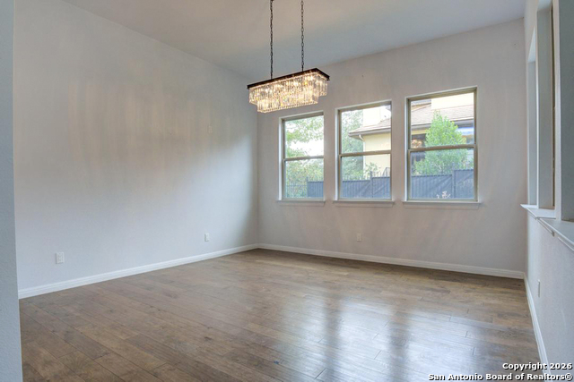 Image 19 of 48 For 17 Liser Glen