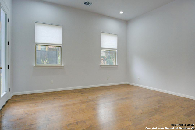 Image 21 of 48 For 17 Liser Glen