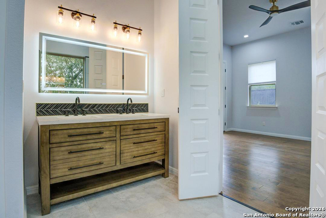 Image 24 of 48 For 17 Liser Glen