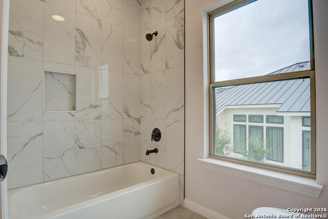 Image 40 of 48 For 17 Liser Glen