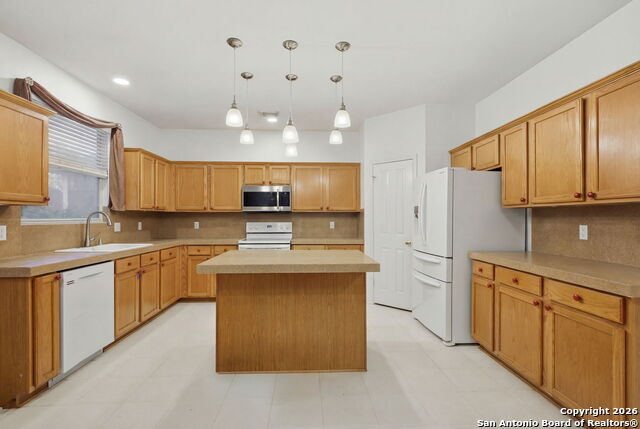 Image 11 of 31 For 21714 Cliff View