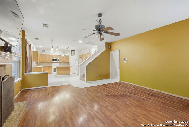 Image 12 of 31 For 21714 Cliff View