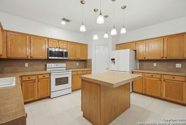 Image 13 of 31 For 21714 Cliff View