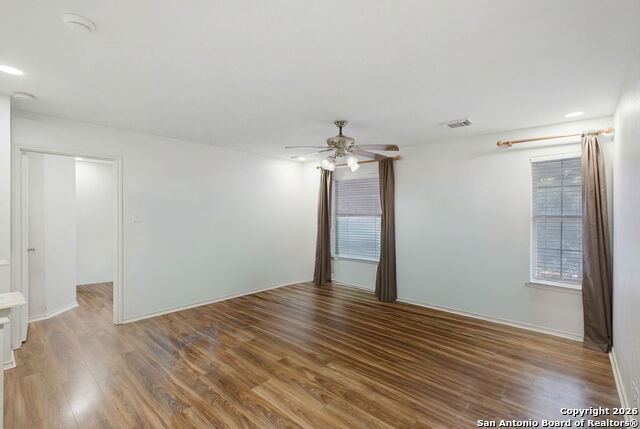 Image 18 of 31 For 21714 Cliff View