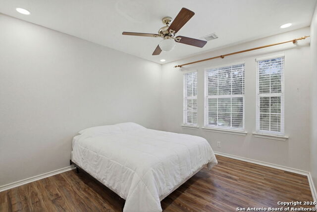 Image 20 of 31 For 21714 Cliff View