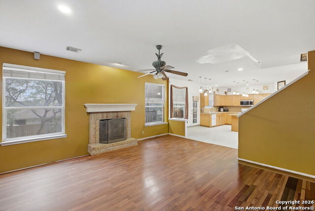 Image 9 of 31 For 21714 Cliff View