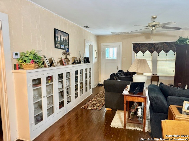 Image 11 of 28 For 304 Tyler N