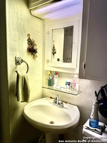 Image 20 of 28 For 304 Tyler N