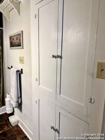 Image 21 of 28 For 304 Tyler N