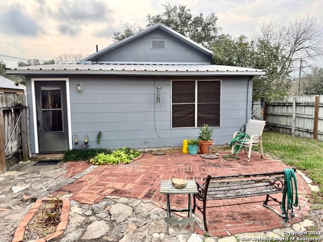 Image 25 of 28 For 304 Tyler N