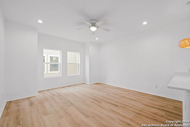 Listing photo id 21 for 1303 Essex St 201,202