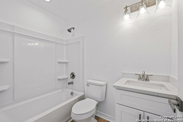 Listing photo id 29 for 1303 Essex St 201,202