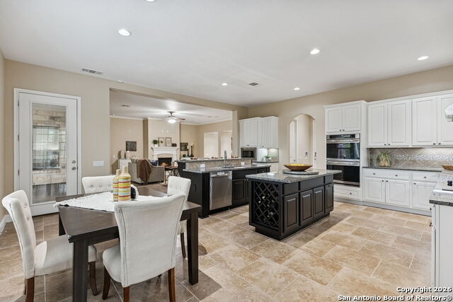 Listing photo id 11 for 2194 Ranch Loop