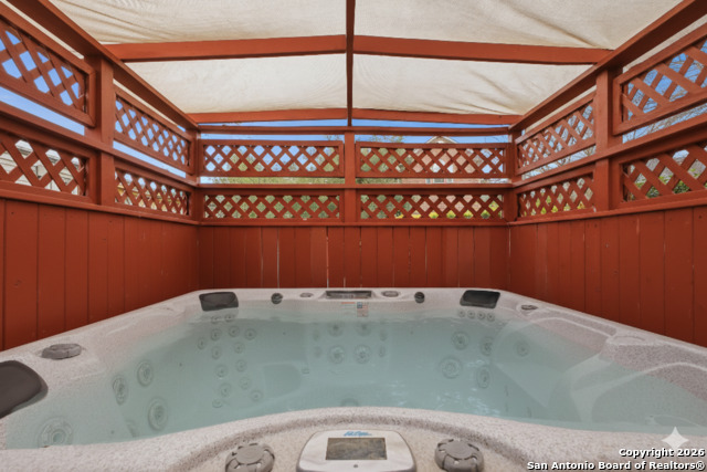 Image 4 of 47 For 1402 Mesa Crk