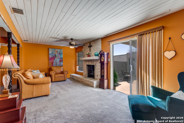 Image 4 of 12 For 406 Amistad Blvd