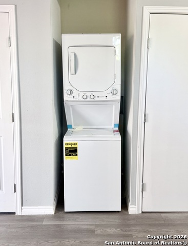 Image 7 of 9 For 322 Sprucewood  1