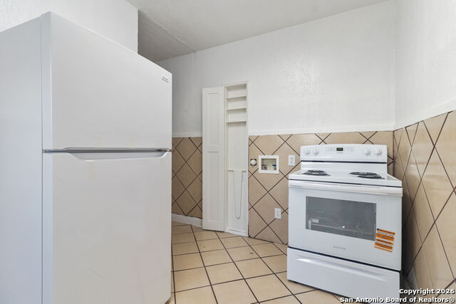 Image 10 of 18 For 1630 Rosewood W C