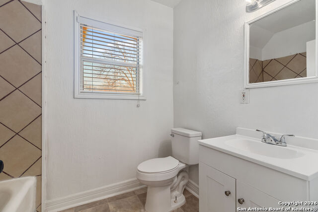 Image 12 of 18 For 1630 Rosewood W C