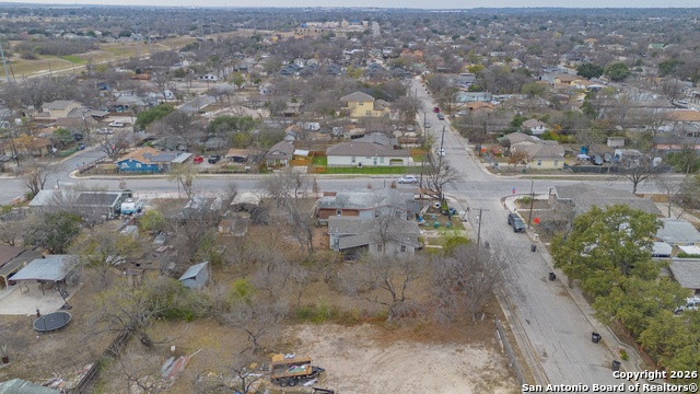 Image 5 of 14 For 142 Elson Ave