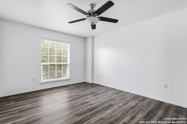 Image 30 of 37 For 5918 Pearl Pass