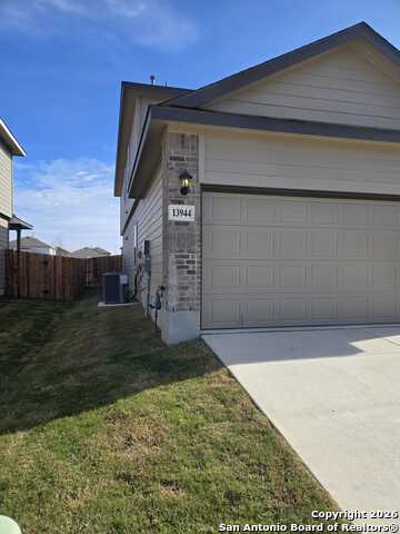 Image 4 of 26 For 13944 San Saba Falls