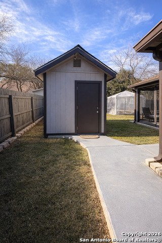 Image 20 of 22 For 6019 Old Chimney