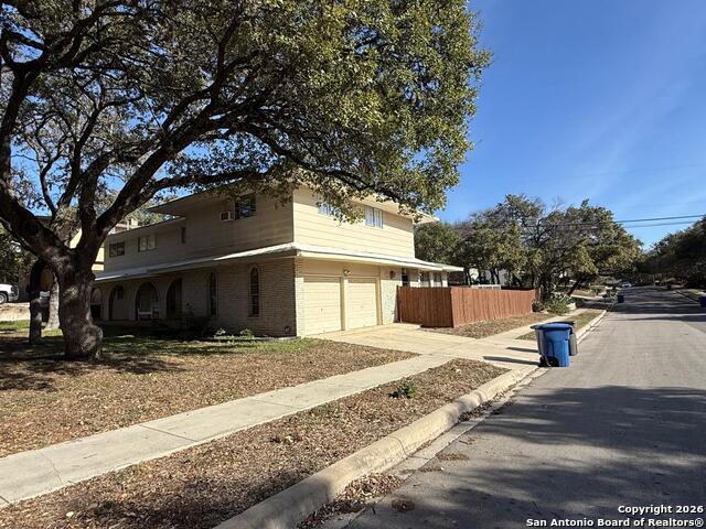 Image 4 of 44 For 3714 Litchfield Dr.