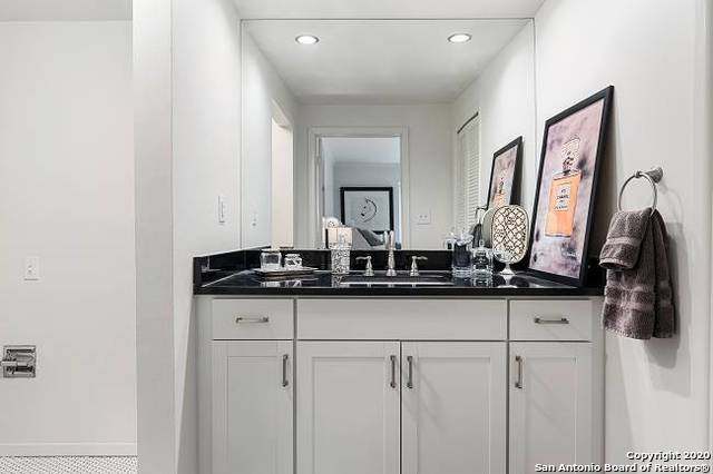 Image 16 of 22 For 6803 West Avenue  B