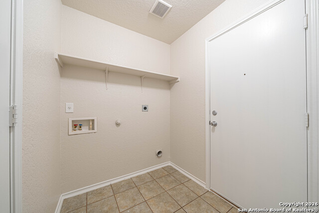 Image 18 of 38 For 8803 Mesa  