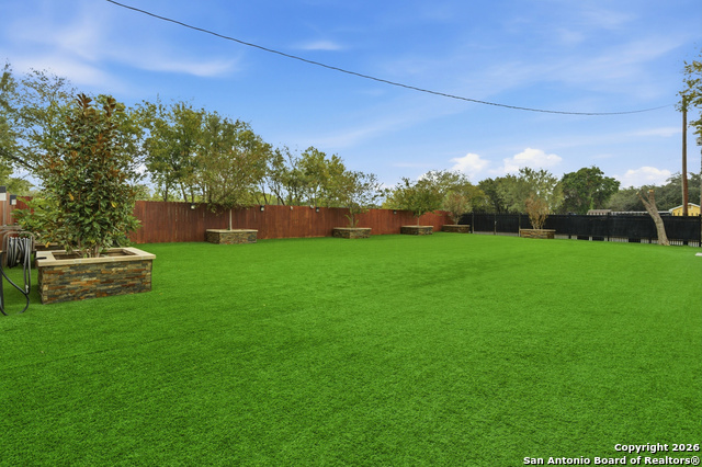 Image 22 of 24 For 2315 Athel  