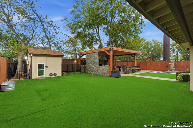 Image 23 of 24 For 2315 Athel  