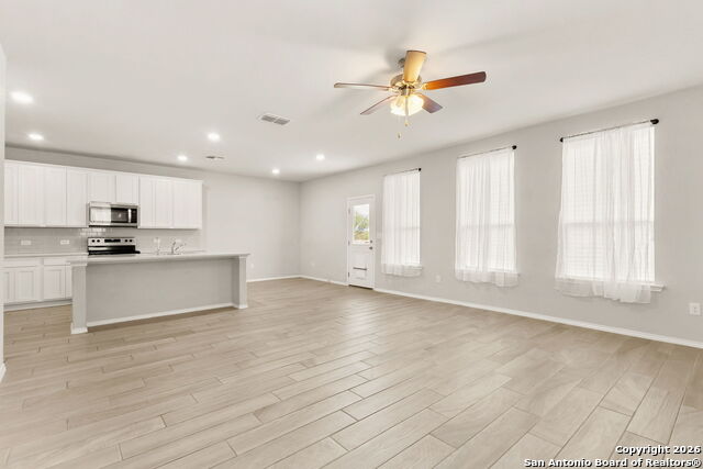 Image 4 of 21 For 10803 Airmen Drive