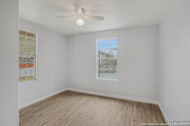 Image 16 of 22 For 2039 Schley Ave