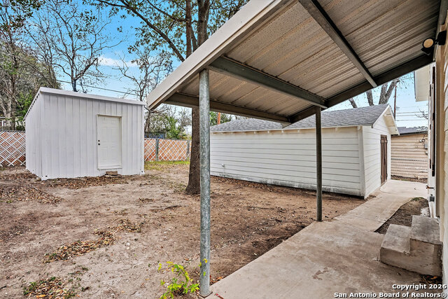 Image 20 of 22 For 2039 Schley Ave